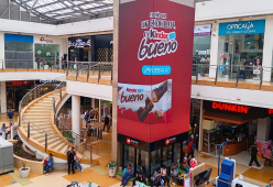 Kinder en Plaza Imperial