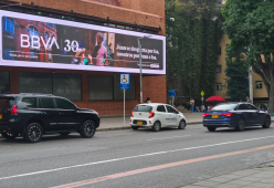 BBVA en pantalla LED de Unilago Marketmedios