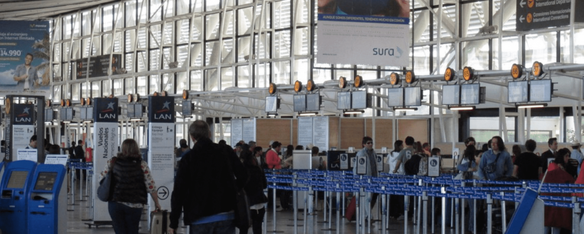 Publicidad aeropuerto chile Sura  