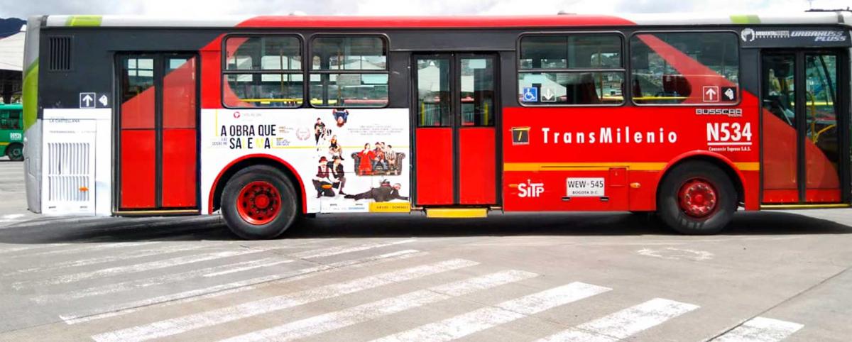 Publicidad Marketmedios en Transmilenio Buses exterior 