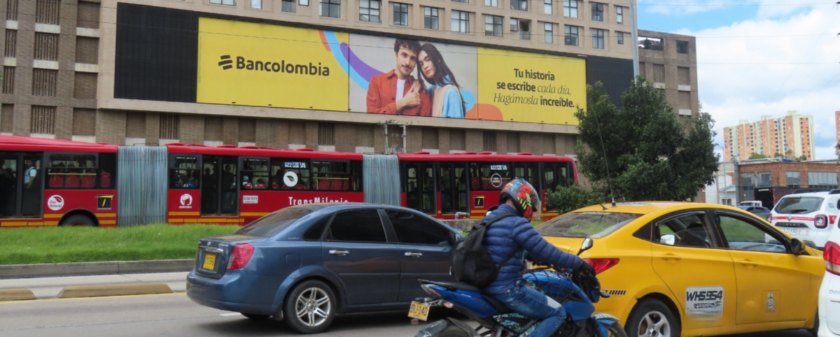 Super Fachada dela 30 con 63