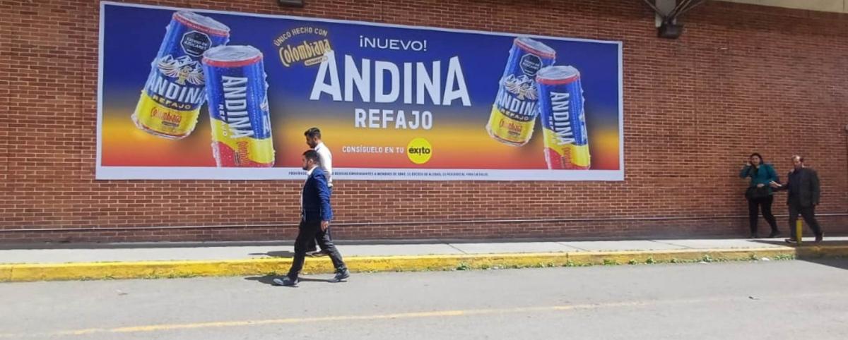 Fachadas Ëxito Retail media