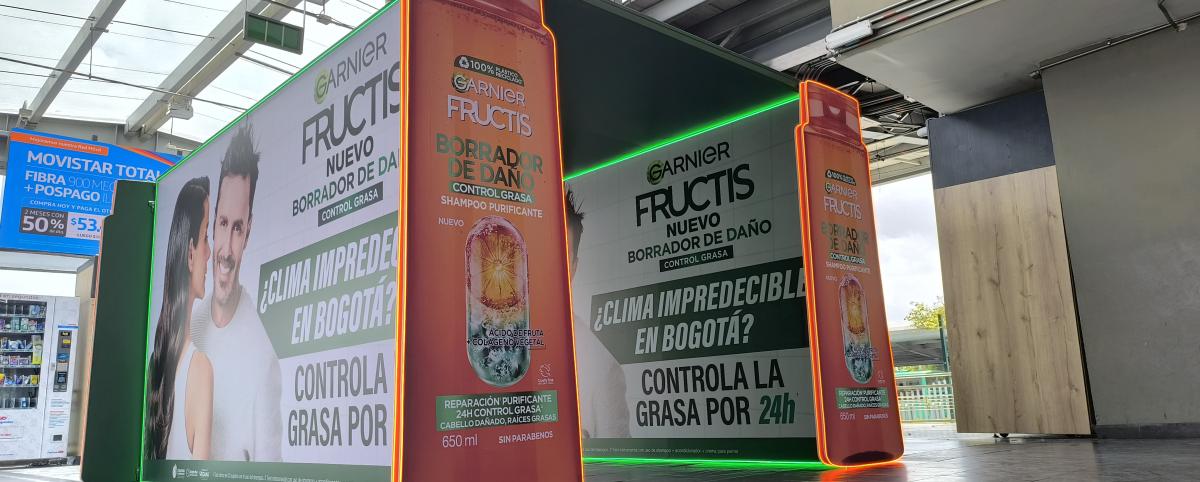 Tunel publicitario en Portal de trasnsmilenio