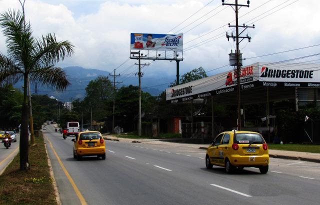 Valla Marketmedios en la Vía Girón Km 3