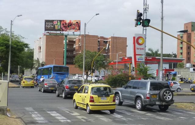 Valla publicitaria en CALI CALLE 14 CARRERA 70 EL LIMONAR sentido NOR - SUR  | Marketmedios