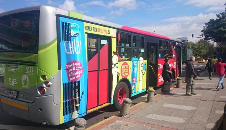 publicidad en transmilenio de alpina