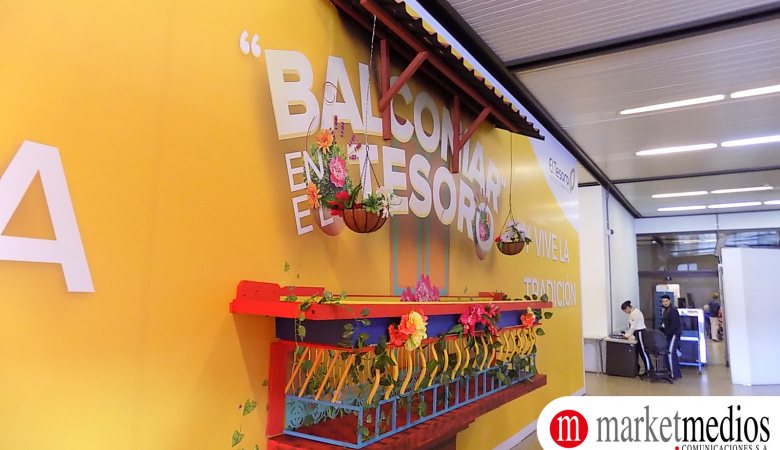 Publicidad del Centro Comercial El Tesoro en aeropuertos