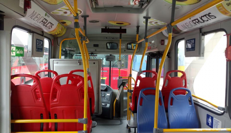 Campaña de Garnier  Fructis en buses híbridos duales