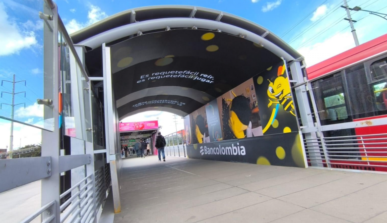 El Túnel LED de TransMilenio inmersivo