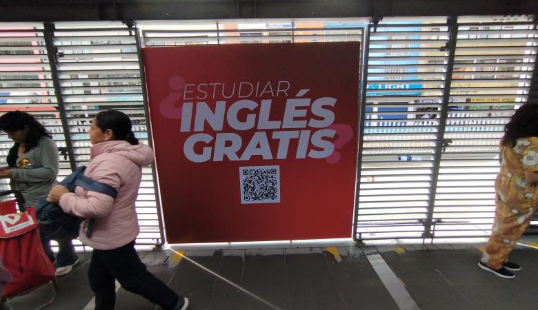 Publicidad en Transmilenio  Estación Flores