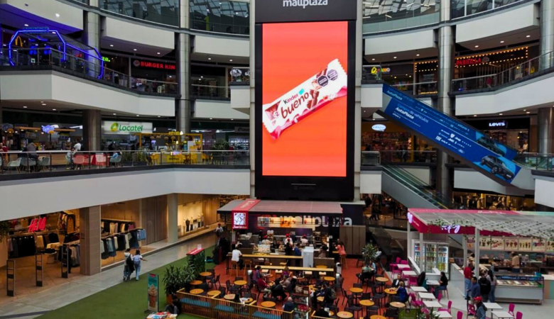 Kinder en Mall Plaza NQS